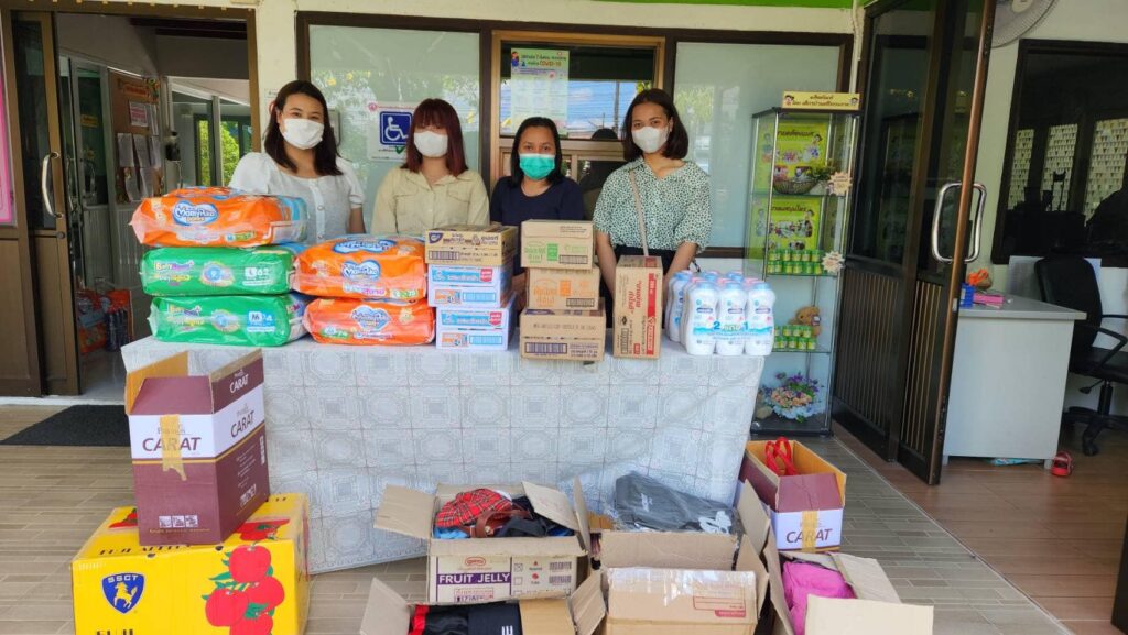 สโมสรนักศึกษาบ้าน SAF บริจาคของใช้