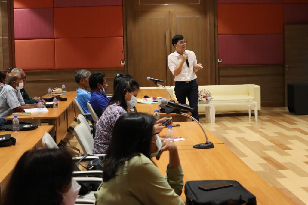 อบรมป้องกันโรคในสาวนยาง