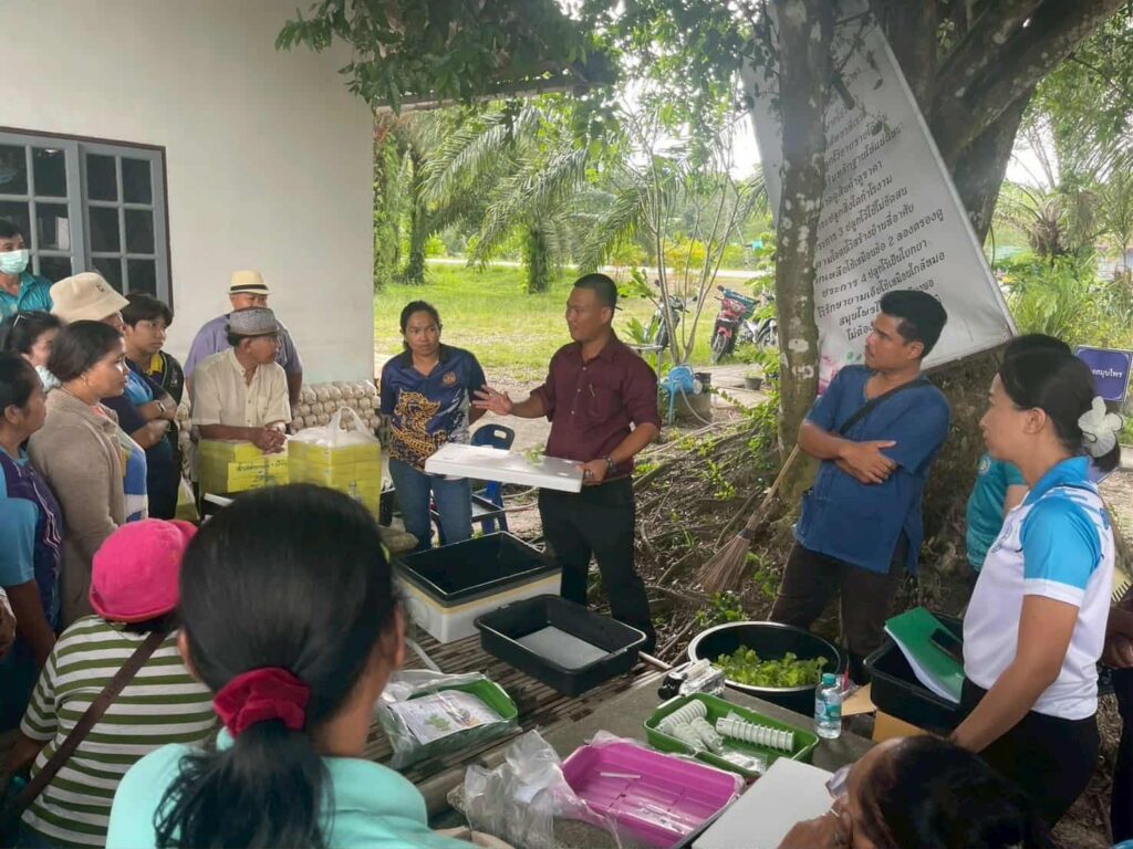 ลงพื้นที่บริการวิชาการ “ส่งเสริมการปลูกผัก”