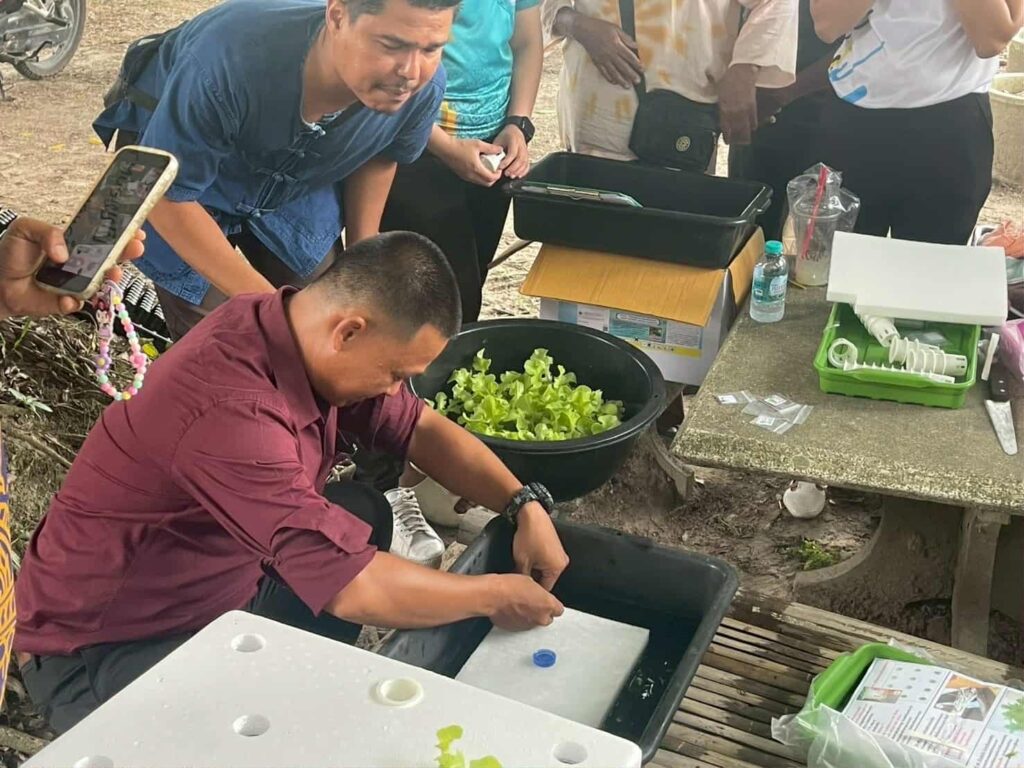 ลงพื้นที่บริการวิชาการ “ส่งเสริมการปลูกผัก”