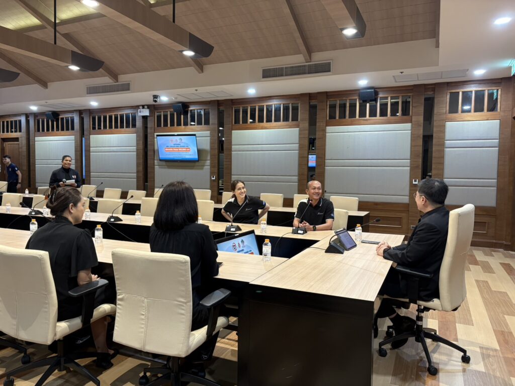 รับมอบทุนการศึกษา