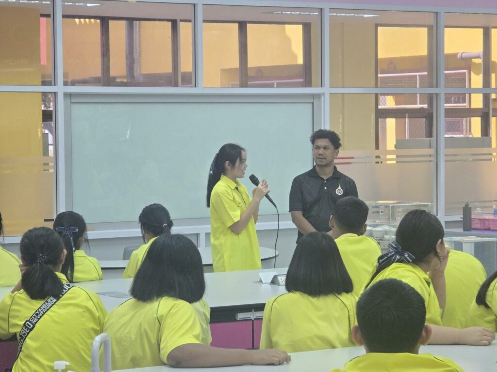 รร.รัษฎา จ.ตรัง ดูงานศุนย์สาธิต