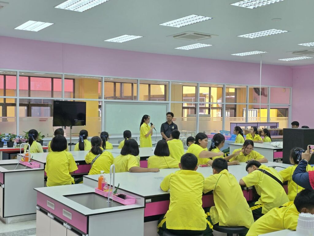 รร.รัษฎา จ.ตรัง ดูงานศุนย์สาธิต