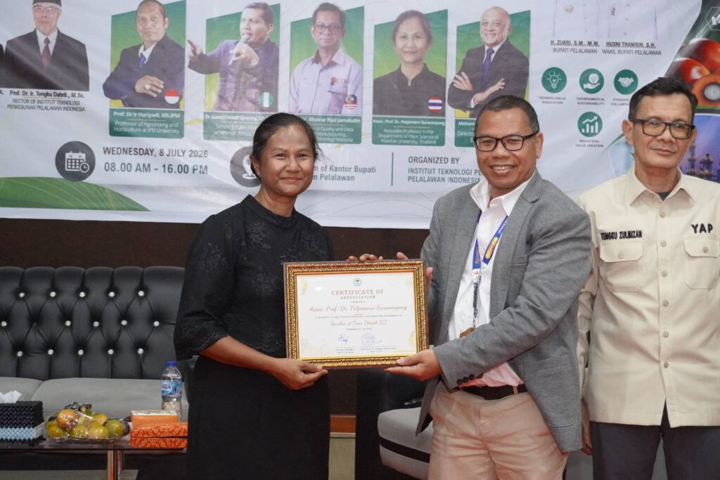 รศ.ดร.พจมาลย์ บรรยายงานประชุมนานาชาติ