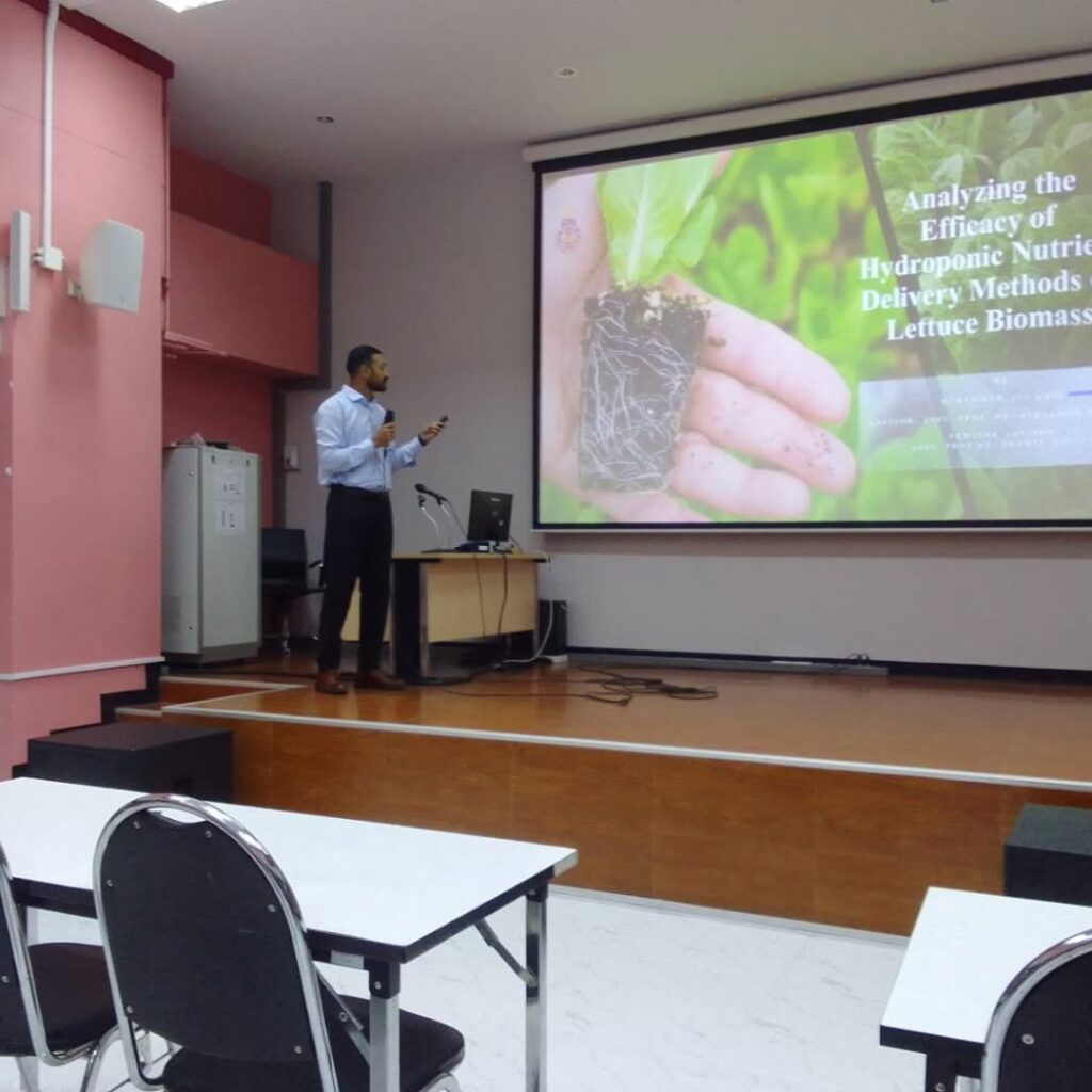 นศ.บัณฑิตศึกษานำเสนอผลงานวิจัยสัมมนา