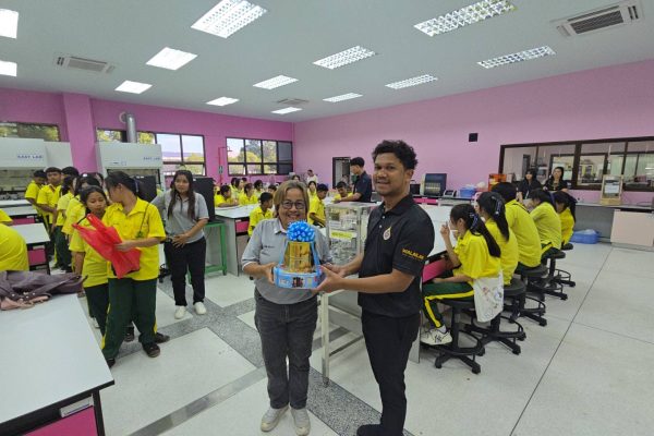 รร.รัษฎา จ.ตรัง ดูงานศุนย์สาธิต